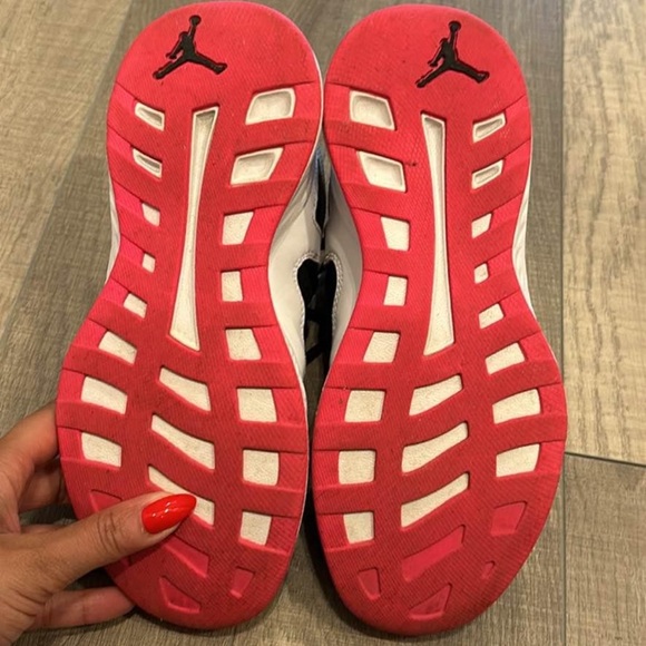 Nike Air Jordan (size 5.5Y) - Picture 3 of 3